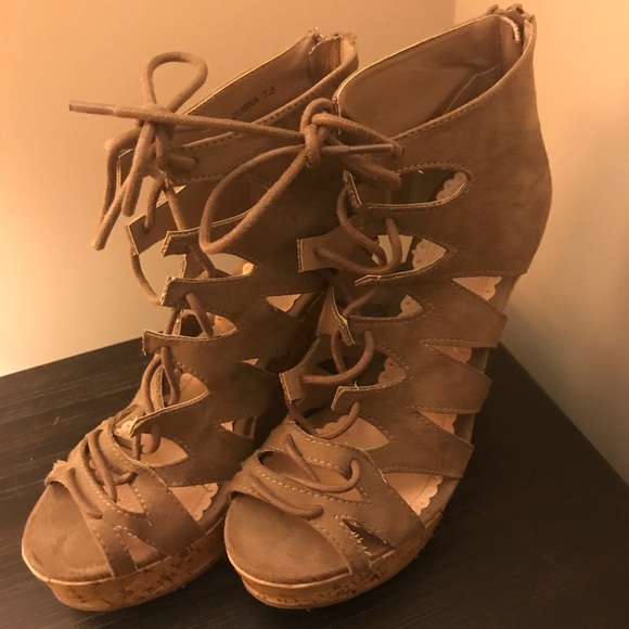 Madison Lace-Up wedges - Picture 4 of 8